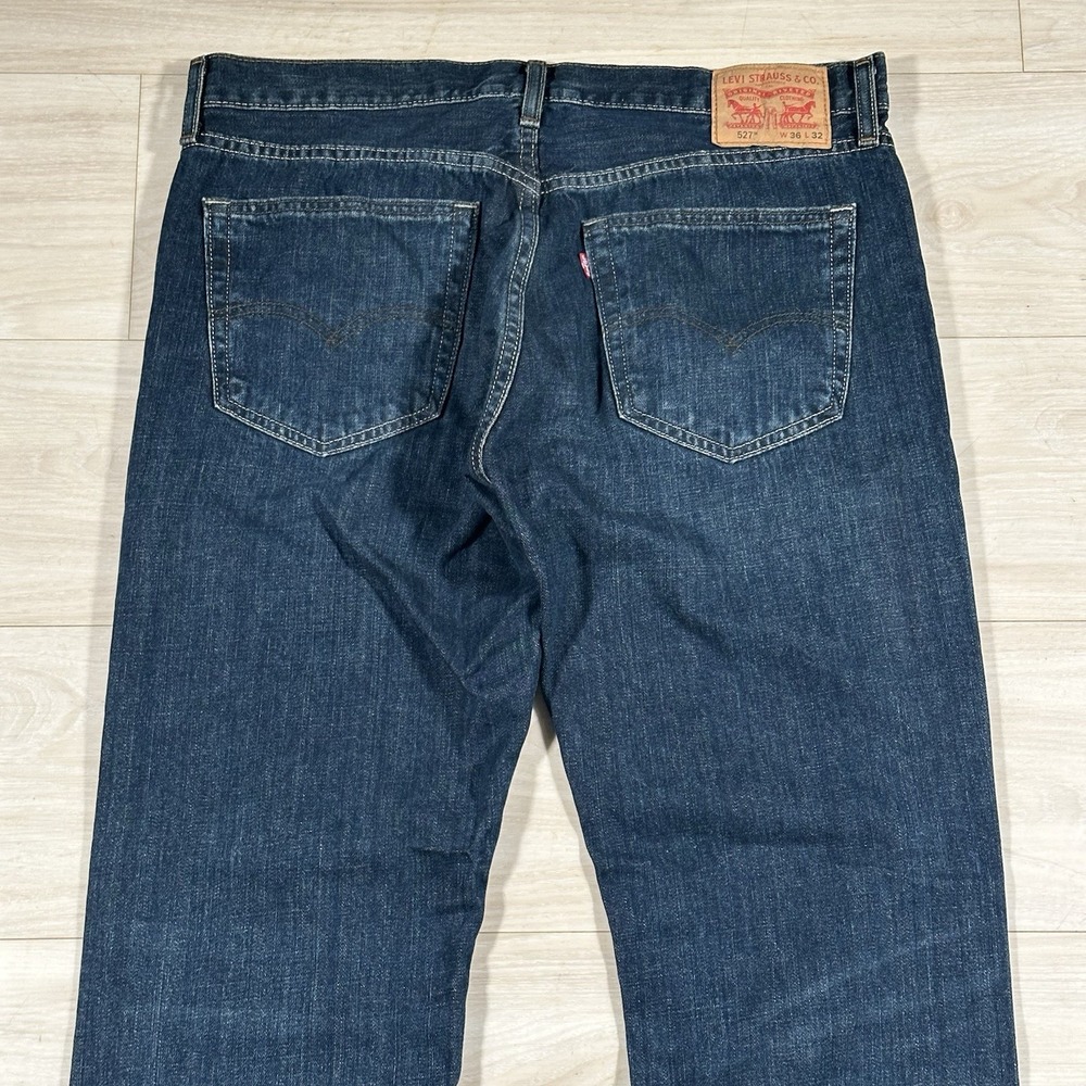 Levi's 527 Jeans Mens 36x32 Blue Denim Low Boot Cut Slim Dark Faded Wash Cowboy - Picture 3 of 9